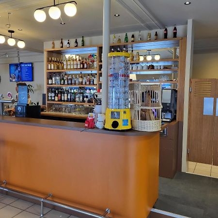 ホテル Cafe De Paris Lesparre-Médoc エクステリア 写真